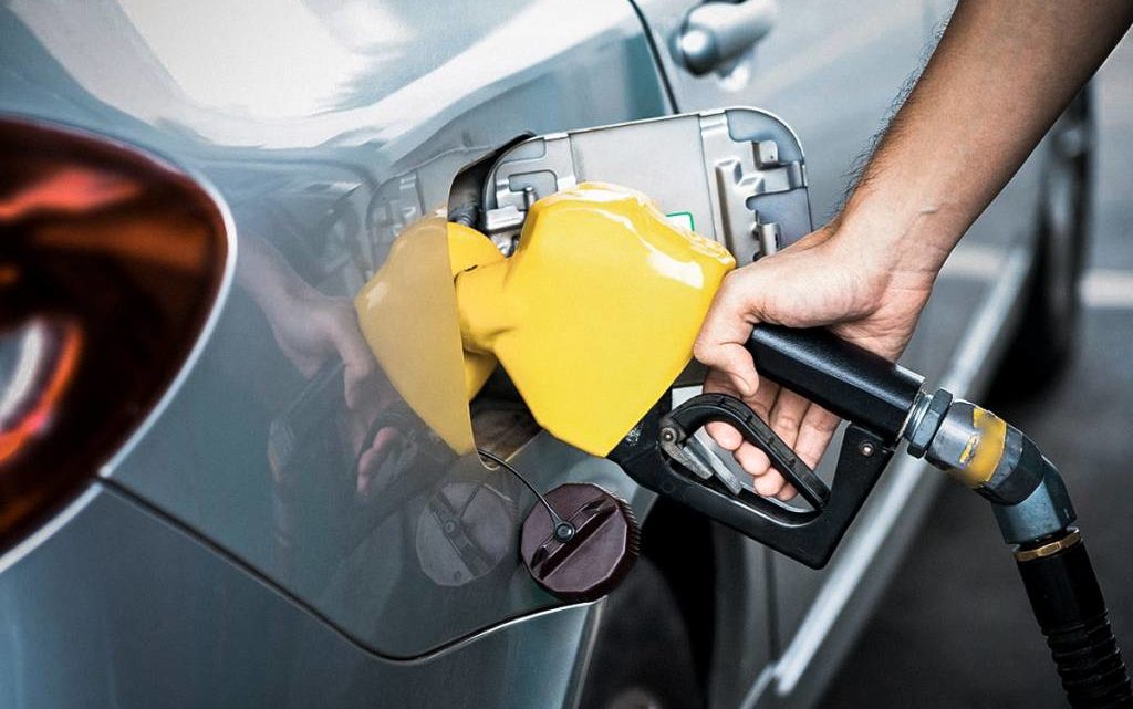 Gasolina pode chegar a R$ 6 em Santa Catarina