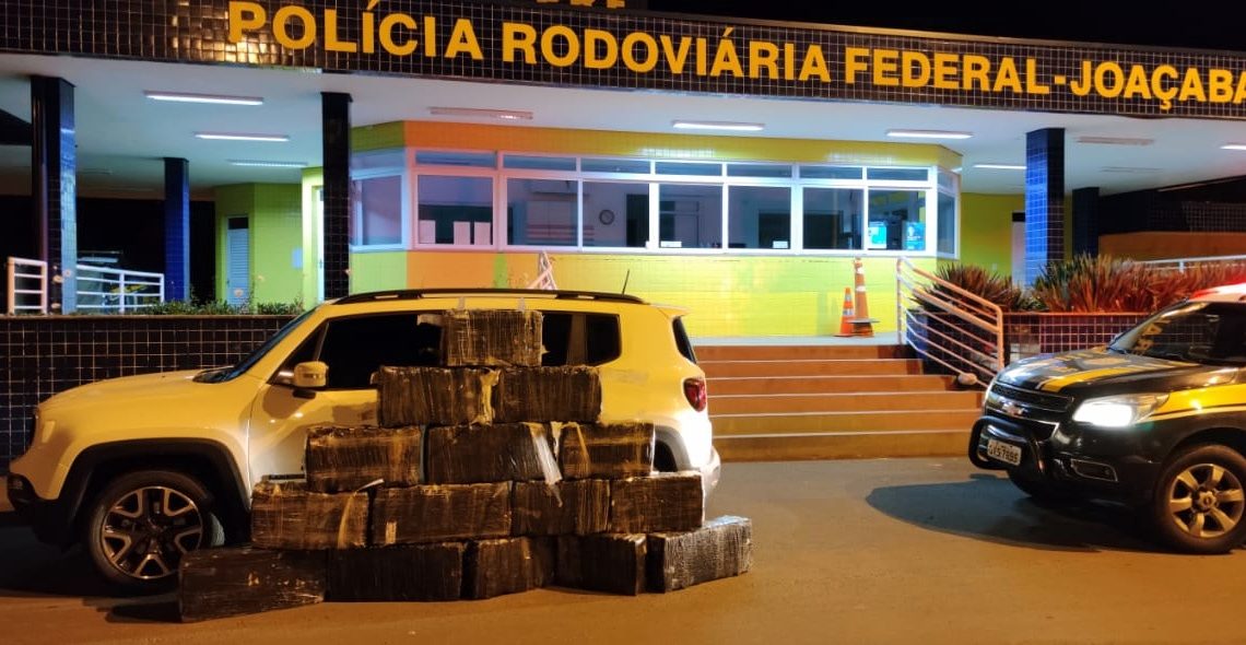 PRF apreende 400 quilos de maconha na BR 153 em Água Doce