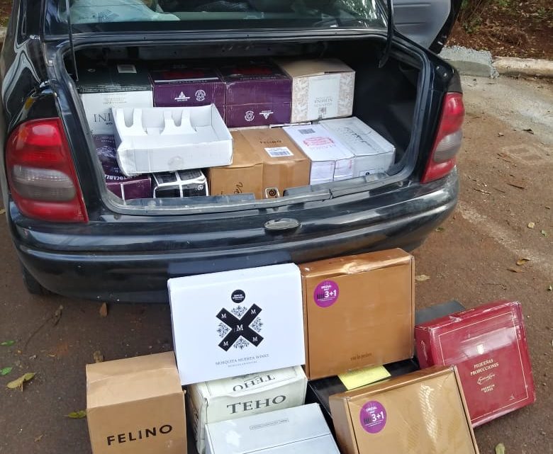 Motorista argentino tem apreendido cerca de R$ 90 mil reais em vinhos em Chapecó