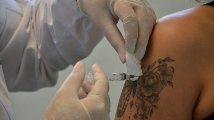 Governo de SC lança ‘vacinômetro’ com dados da vacinação contra Covid-19 em tempo real