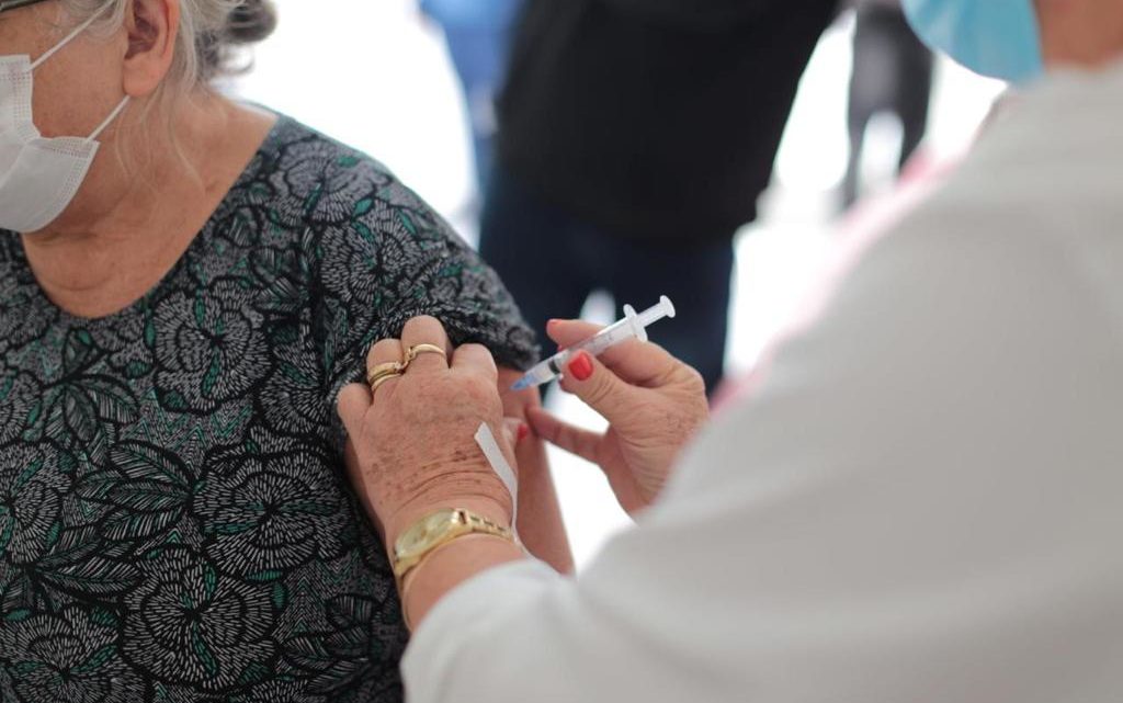 Chapecó chega a 100 mil doses de vacina contra a Covid