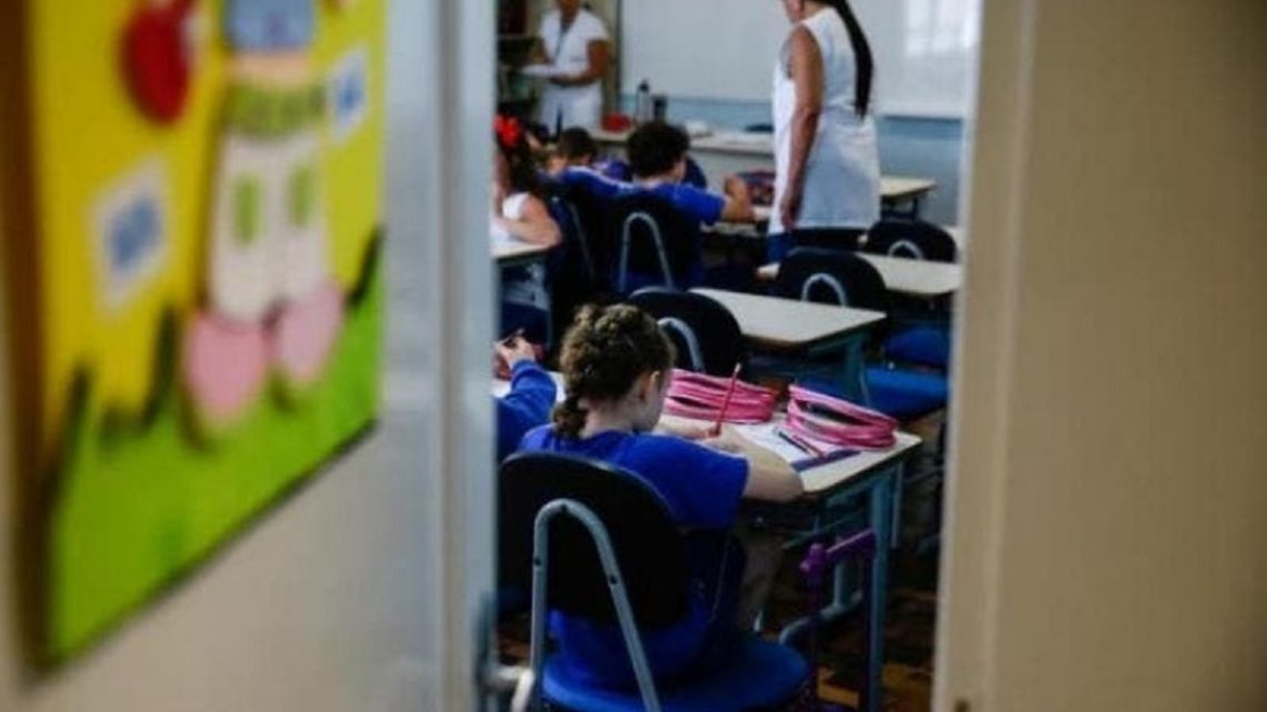Professores terão ‘salário mínimo’ de R$ 5 mil em SC, diz Moisés