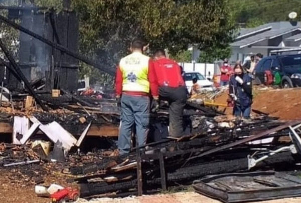 Homem confessa que matou família e após ateou fogo na casa no oeste SC