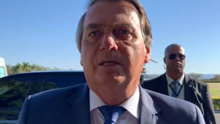 Bolsonaro cogita desistir da eleição de 2022 se não tiver voto impresso