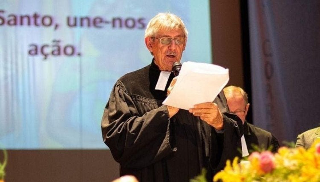 Quem é o pastor de SC que assina superpedido de impeachment de Bolsonaro