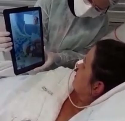 Vídeo: mulher conhece filho por videochamada após dar à luz intubada com Covid-19 em SC