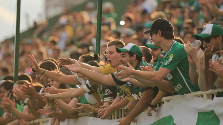Volta da torcida nos estádios em SC será analisada após evento-teste