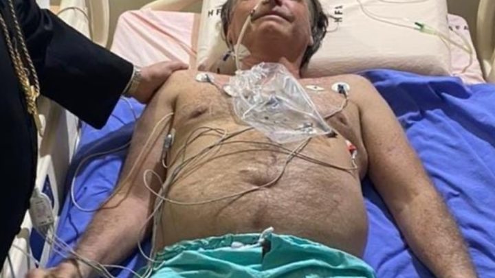 Bolsonaro é levado para SP devido a obstrução intestinal; médicos avaliam cirurgia de emergência