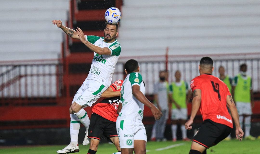 Chapecoense empata com o Atlético-GO em Goiás