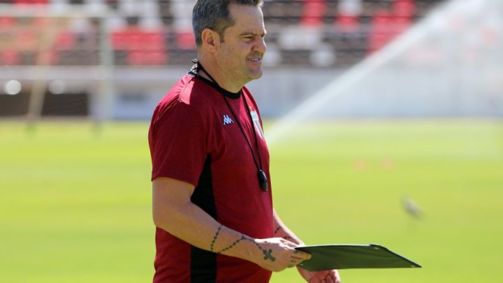 Argel Fuchs não aceita proposta da Chapecoense e segue no Botafogo-SP