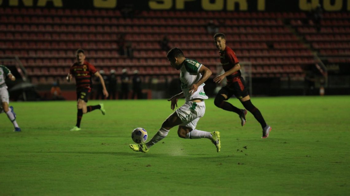 Chapecoense e Sport empatam sem gols na Ilha do Retiro