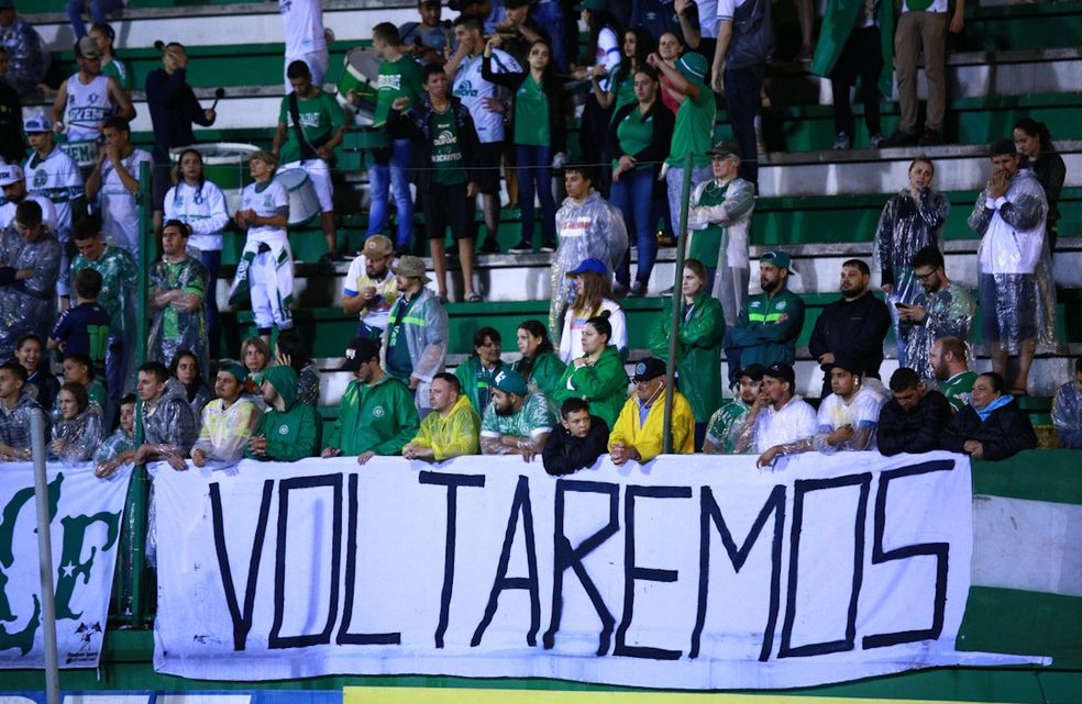 Chapecoense se manifesta favorável á volta das torcidas aos estádios