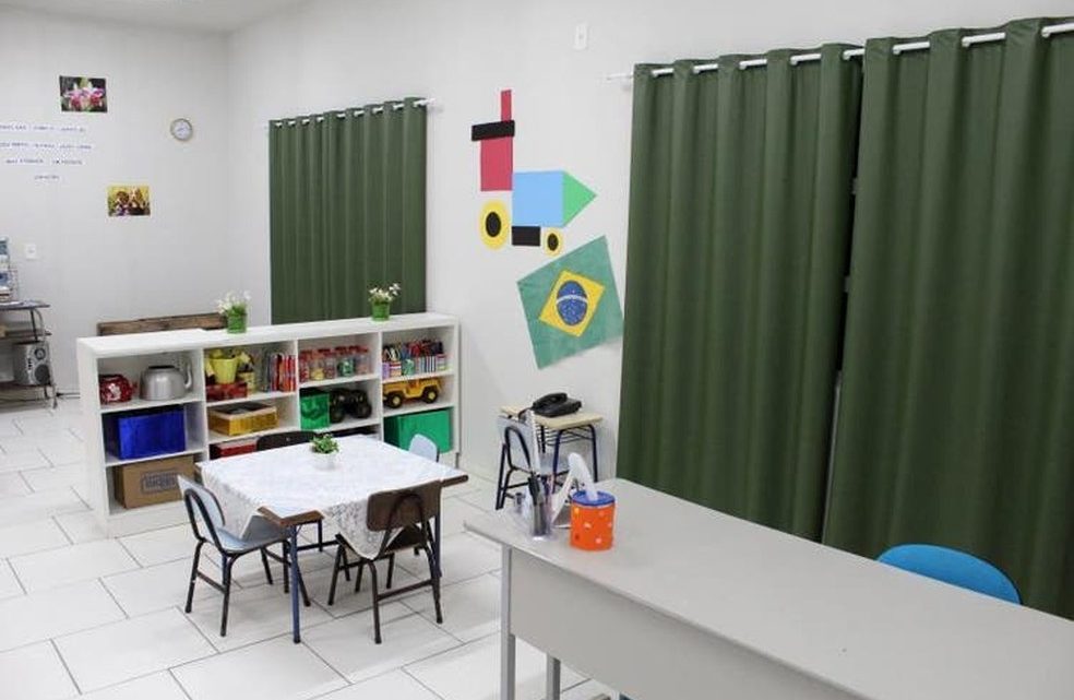 Professora é afastada após menino de 2 anos ser esquecido em creche de SC