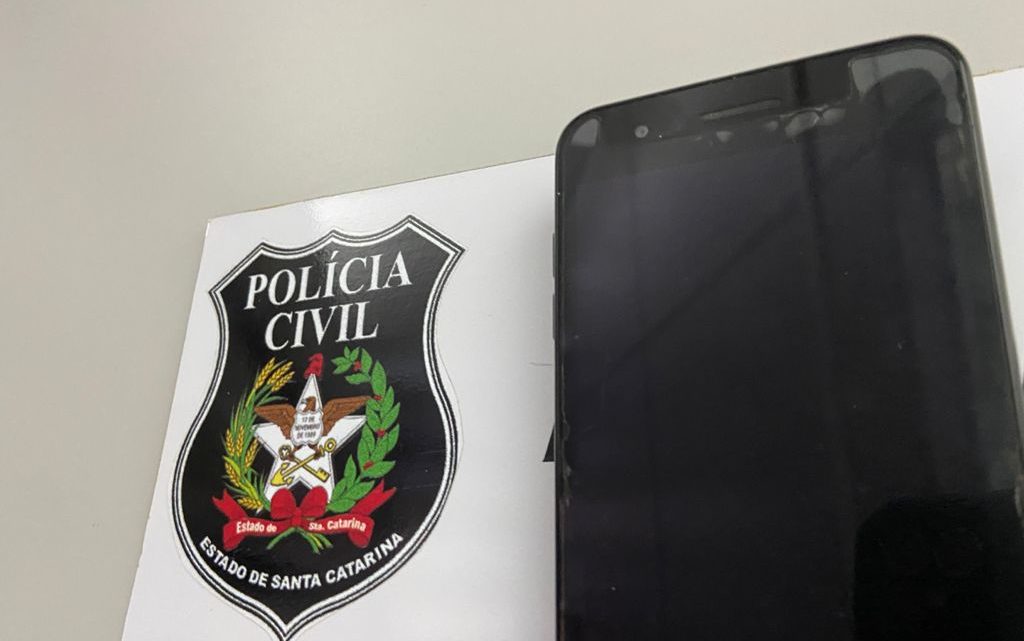 Polícia Civil prende suspeito de roubar celular de policial aposentado em Chapecó