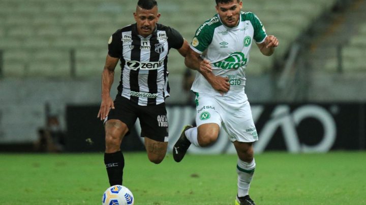 Com um a menos, Chapecoense é superada pelo Ceará fora de casa