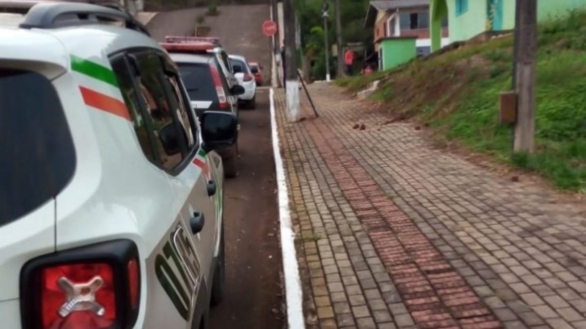 Acusado de assassinar ex-companheira em salão de beleza em Paial sentará no banco dos réus Acusado de assassinar ex-companheira em salão de beleza em Paial sentará no banco dos réus