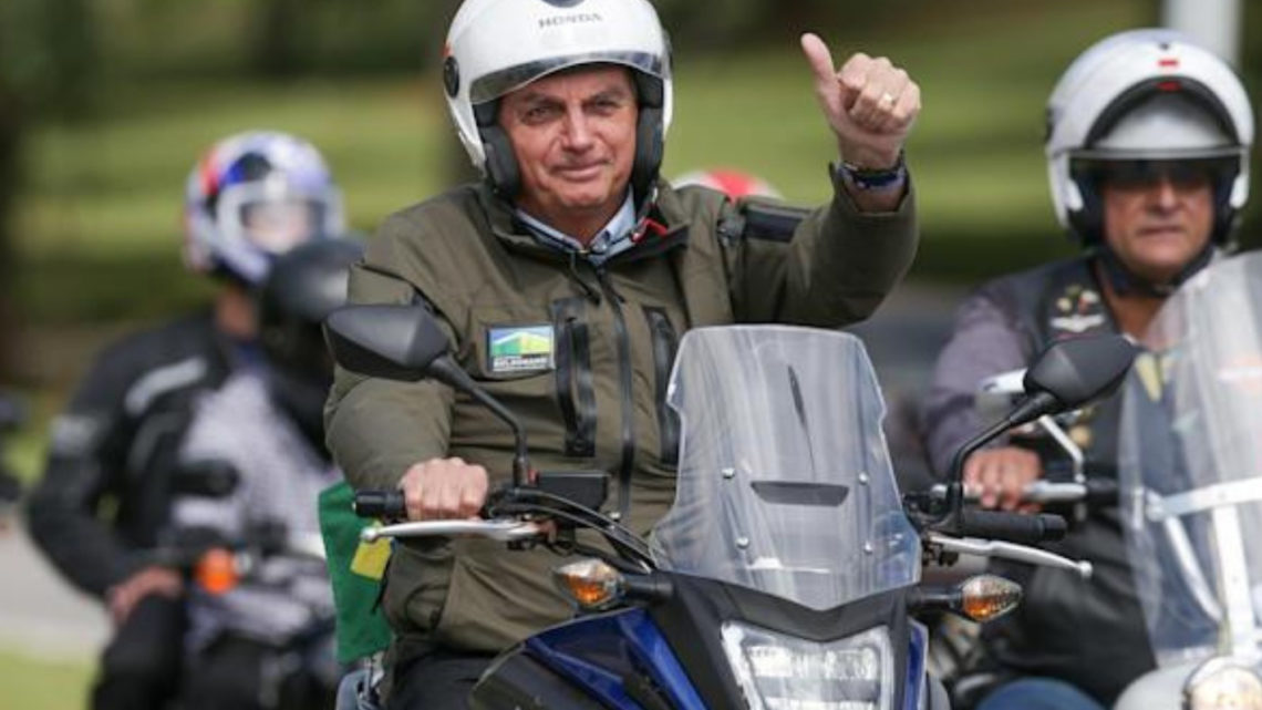 MPF arquiva investigações contra Bolsonaro por motociata em SC