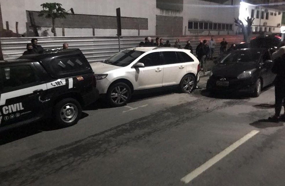 Motorista bêbada bate em viaturas e atrapalha megaoperação da polícia em SC