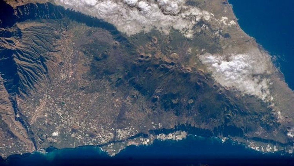Risco de tsunami na costa brasileira após alerta de erupção de vulcão é remoto, dizem especialistas