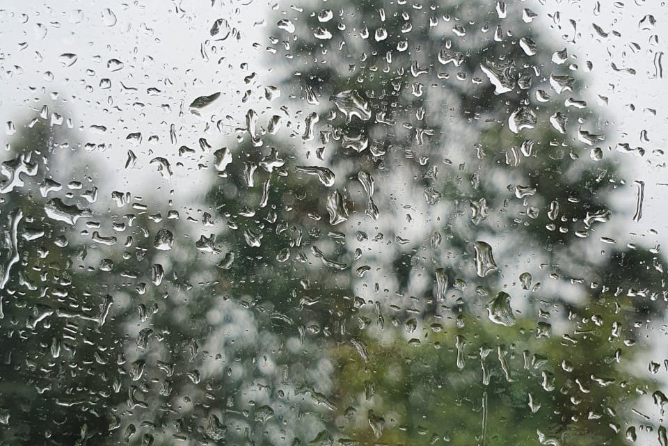 Temporais “severos” e temperaturas acima de 30ºC marcam início da semana em SC