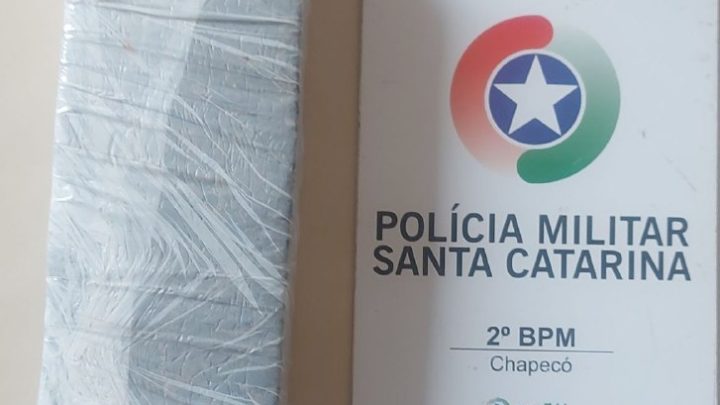 Mulher de 22 anos é detida com “tijolo” de maconha no São Pedro