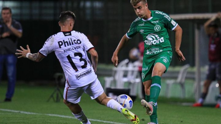 Chapecoense joga melhor, mas empata com Athletico-PR na Arena Condá