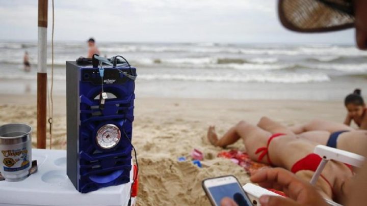 Cidade de SC proíbe caixas de som em praias