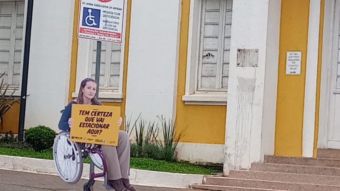 Instaladas placas de conscientização no trânsito em Chapecó