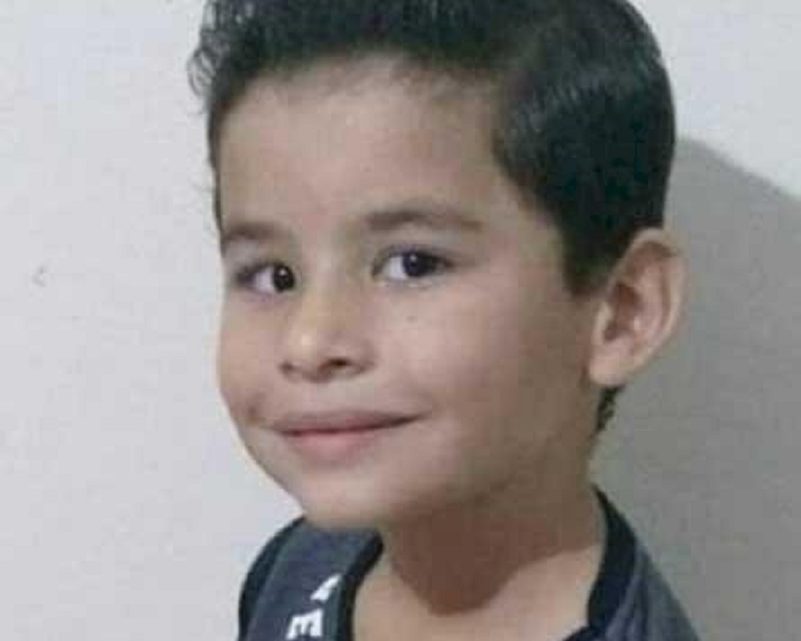 Menino morre enforcado enquanto brincava em balanço