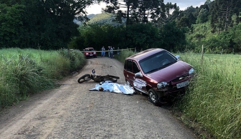 Motociclista morre após colidir com veículo no interior de Água Doce
