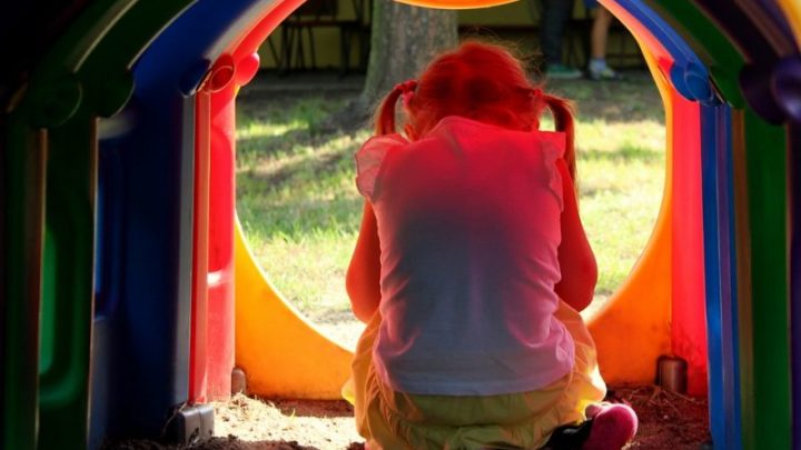 Mulher tenta ‘roubar’ criança de 2 anos em igreja no Litoral de SC