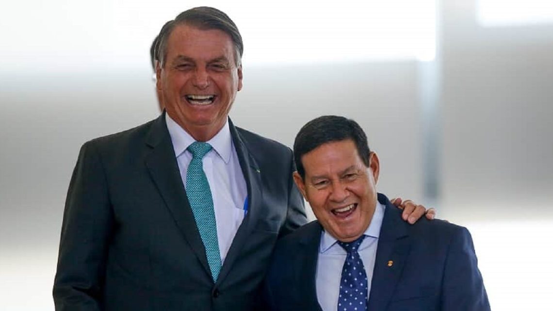 Por unanimidade, TSE rejeita cassação da chapa de Bolsonaro