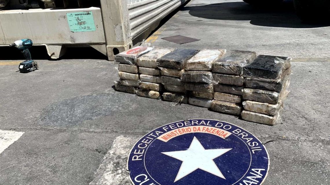 Vídeos: Receita Federal apreende 32,5 kg de cocaína no Porto de Paranaguá