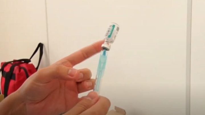 Criança de seis anos recebe vacina contra a Covid-19 por engano no Sul de SC