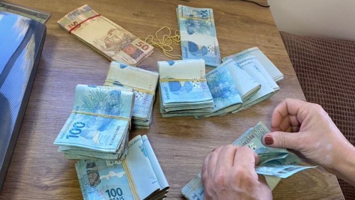 Vídeos: Polícia Federal cumpre 37 mandados em três estados e apreende 122 bens de grupo dedicado ao tráfico internacional de drogas