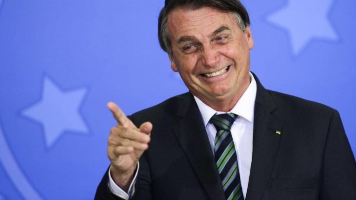 Bolsonaro é eleito personalidade do ano em votação popular da Time