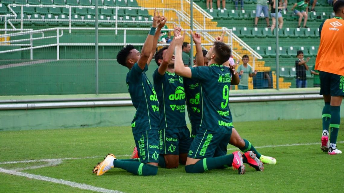 Chapecoense estreia com vitória diante do Barra no Campeonato Catarinense