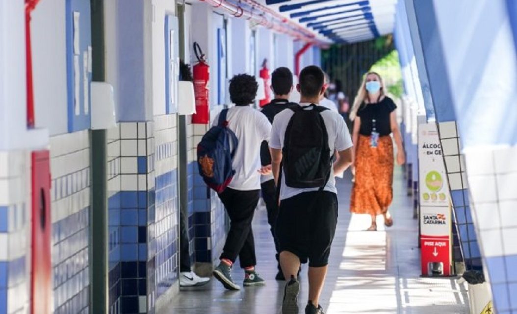 Confira todos os detalhes sobre o calendário escolar de 2022 da rede estadual de SC