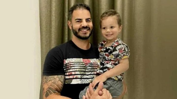 Filho de 2 anos de delegado morre engasgado com tampa de garrafa pet