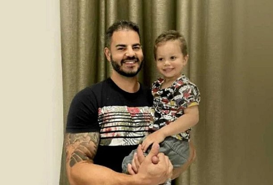 Filho de 2 anos de delegado morre engasgado com tampa de garrafa pet