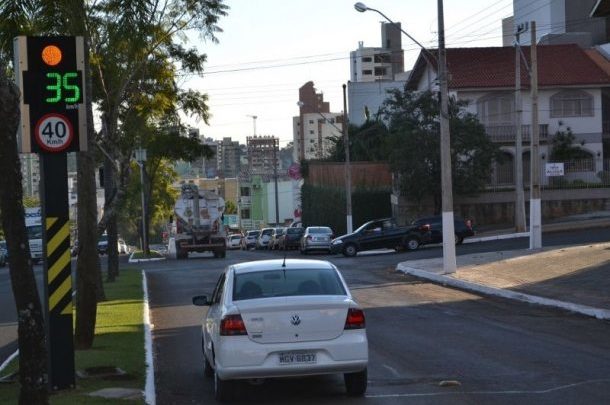 Inicou hoje fiscalização de trânsito em duas ruas de Chapecó