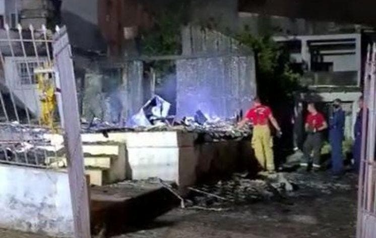 Vídeo: duas crianças e um adulto morrem em incêndio em Florianópolis