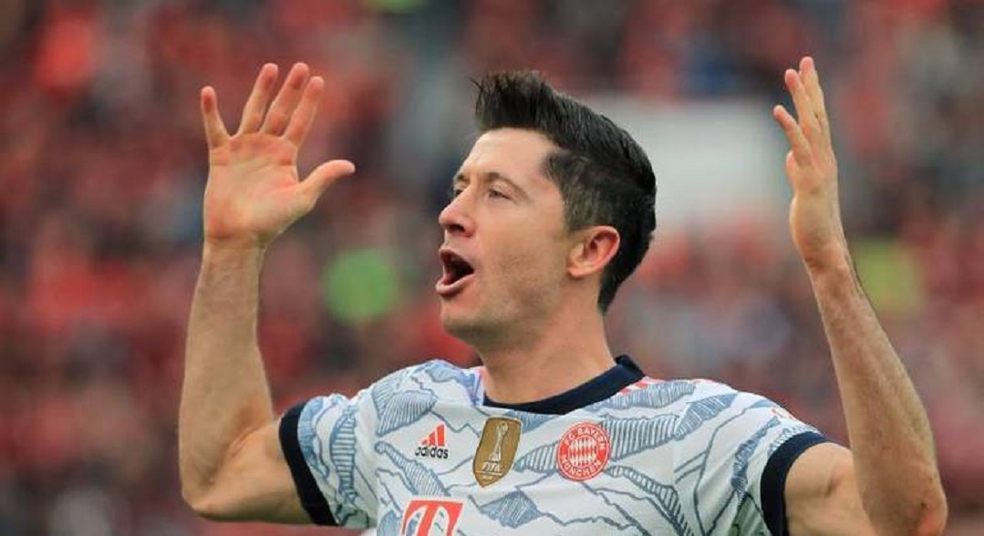 Lewandowski supera Messi e é o melhor do mundo pela segunda vez