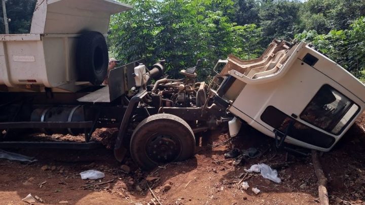 Motorista é arrastado após cabine de caminhão se desprender no Oeste de SC