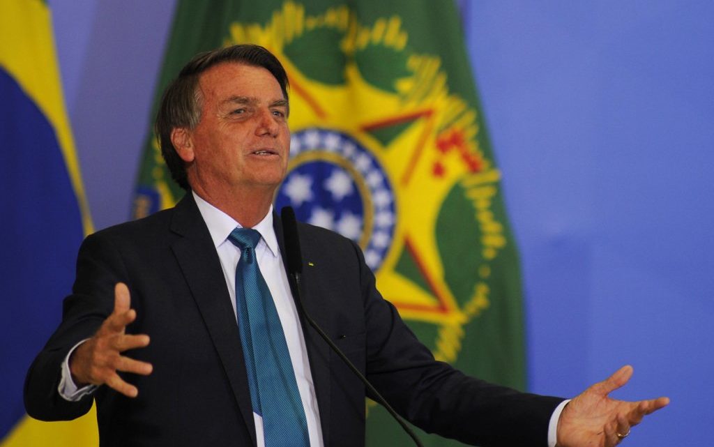 Justiça do DF proíbe que redes sociais do governo federal sejam usadas para promover Bolsonaro