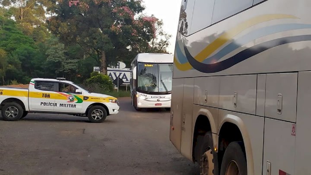Passageiro é flagrado transportando revólver irregular em ônibus em Chapecó