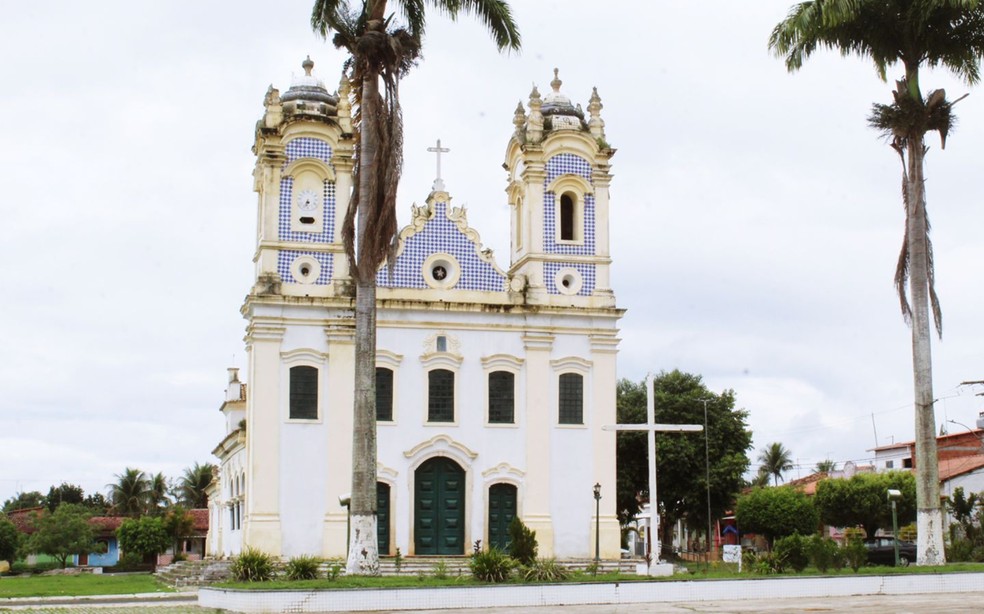 Padre compartilha ‘nudes’ em grupo de mensagens de paróquia e alega que post foi feito por engano