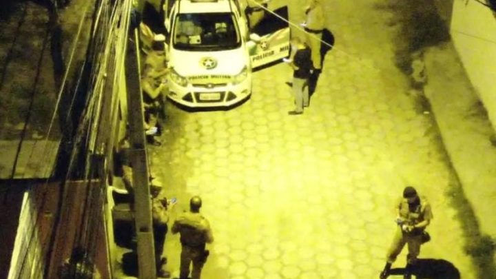 Vídeos: suspeito de matar policial é morto após confronto com a PM