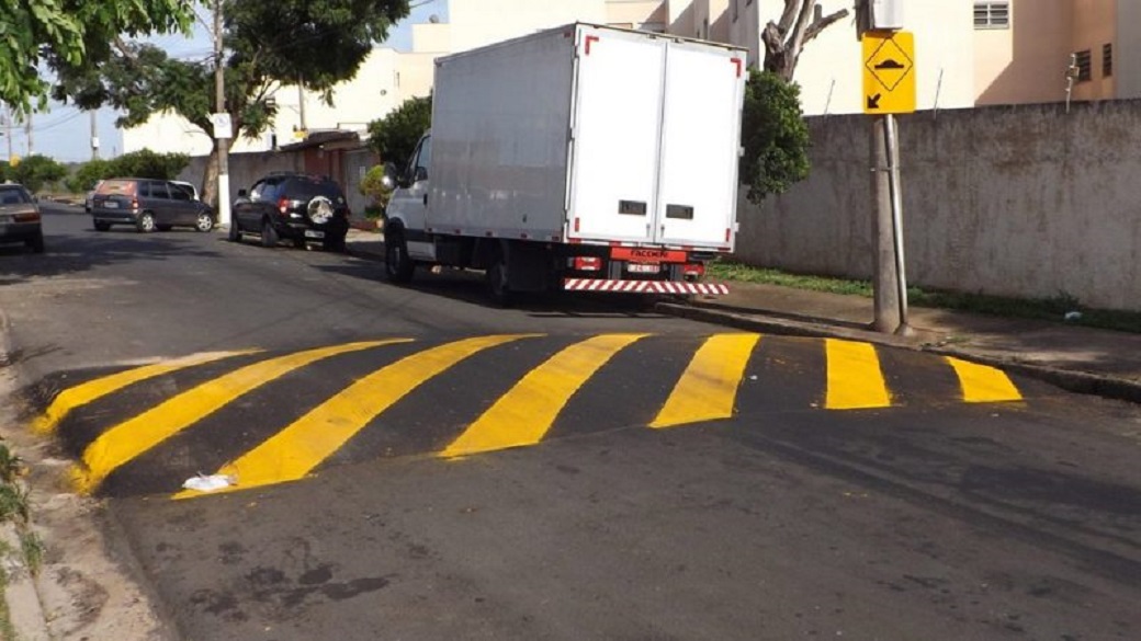 Lombadas ilegais proliferam em Santa Catarina