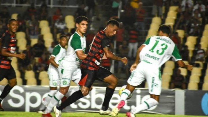 Chapecoense é superada pelo Moto Club e se despede da Copa do Brasil